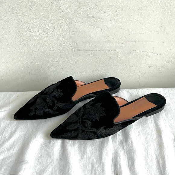 Tony Bianca Pepe Pointed Embroidered Black Velvet Flats Slides - Picture 3 of 13